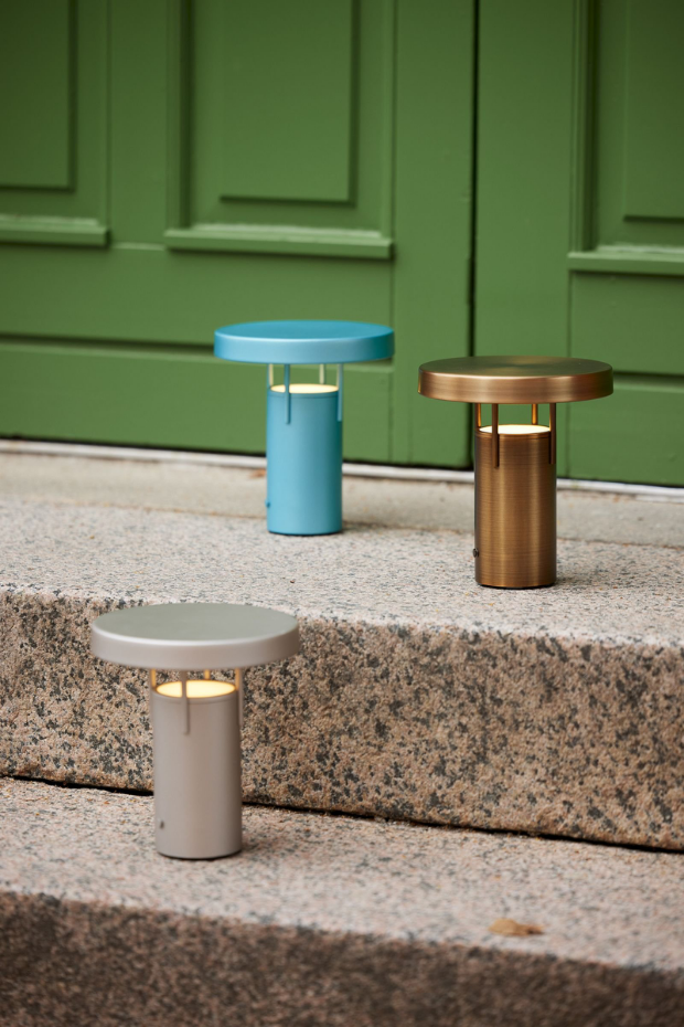 Lampe portable en acrylique et fer BRINGME
