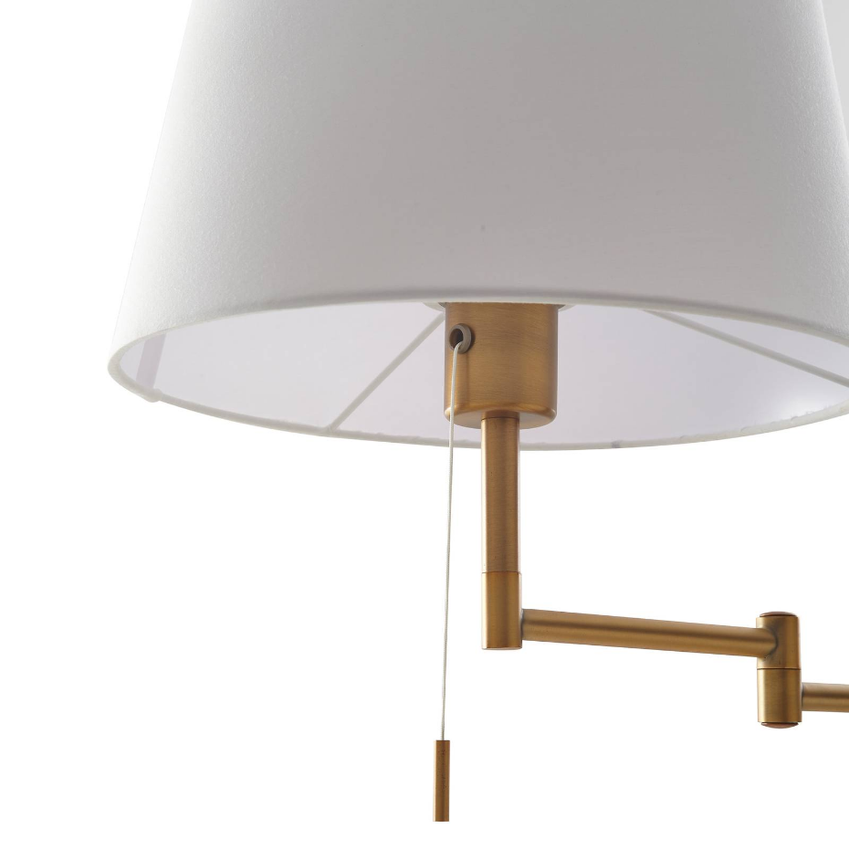 Lampadaire en métal, Ismene