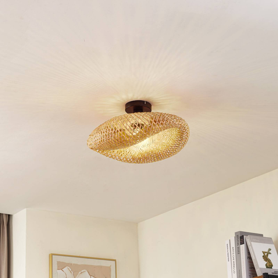 Plafonnier en bois traditionnel, Eleane