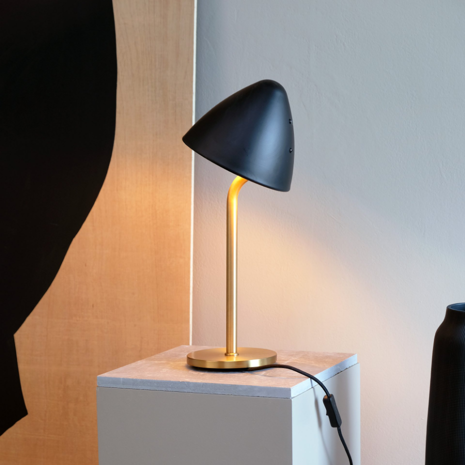 Lampe à poser en Métal, noir et laiton OULU