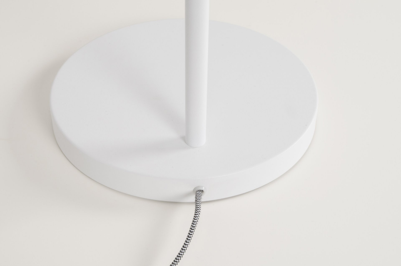 Lampadaire design en métal industriel, BUCKLE HEAD