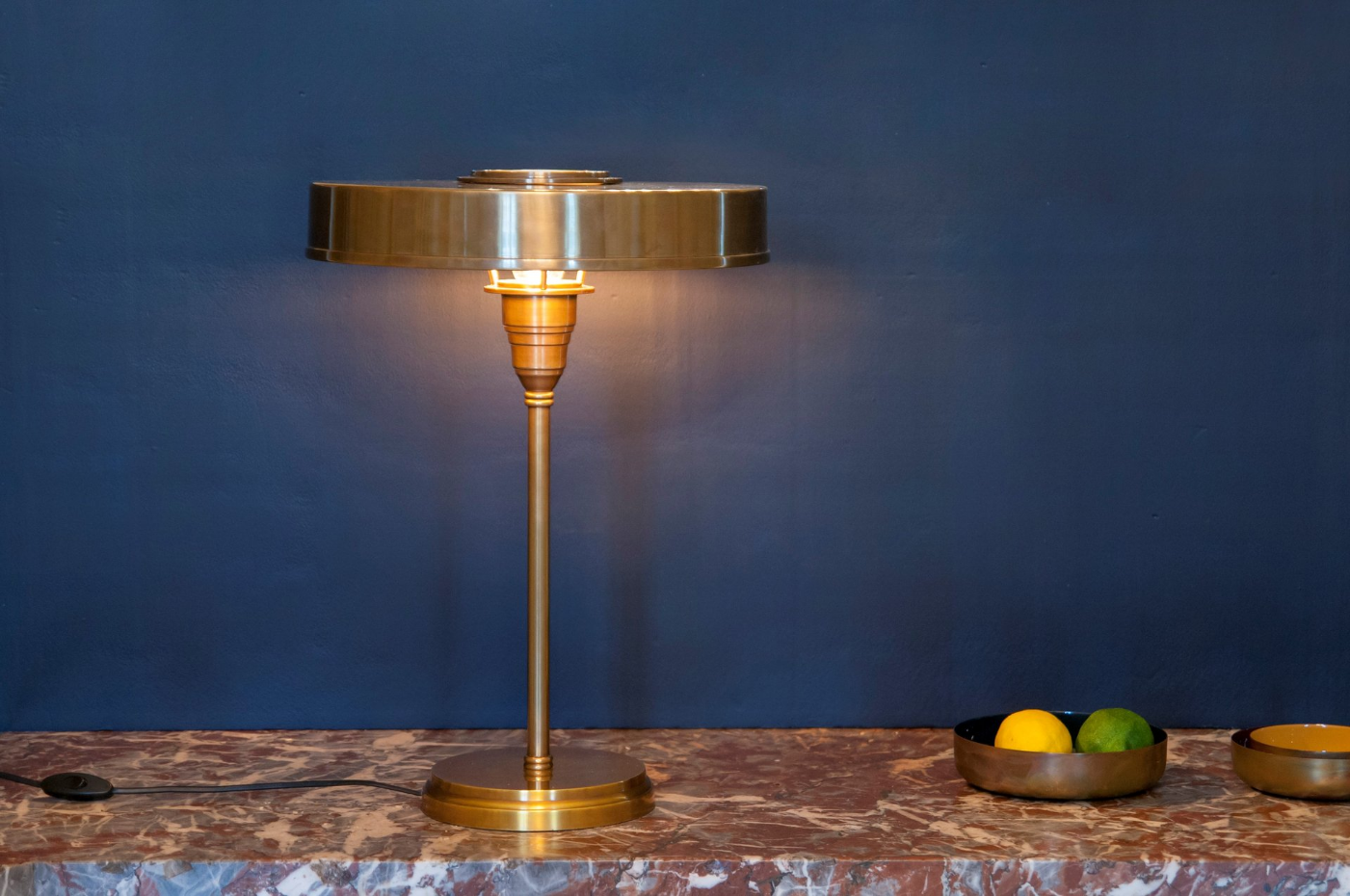 Lampe de table en métal AMBER