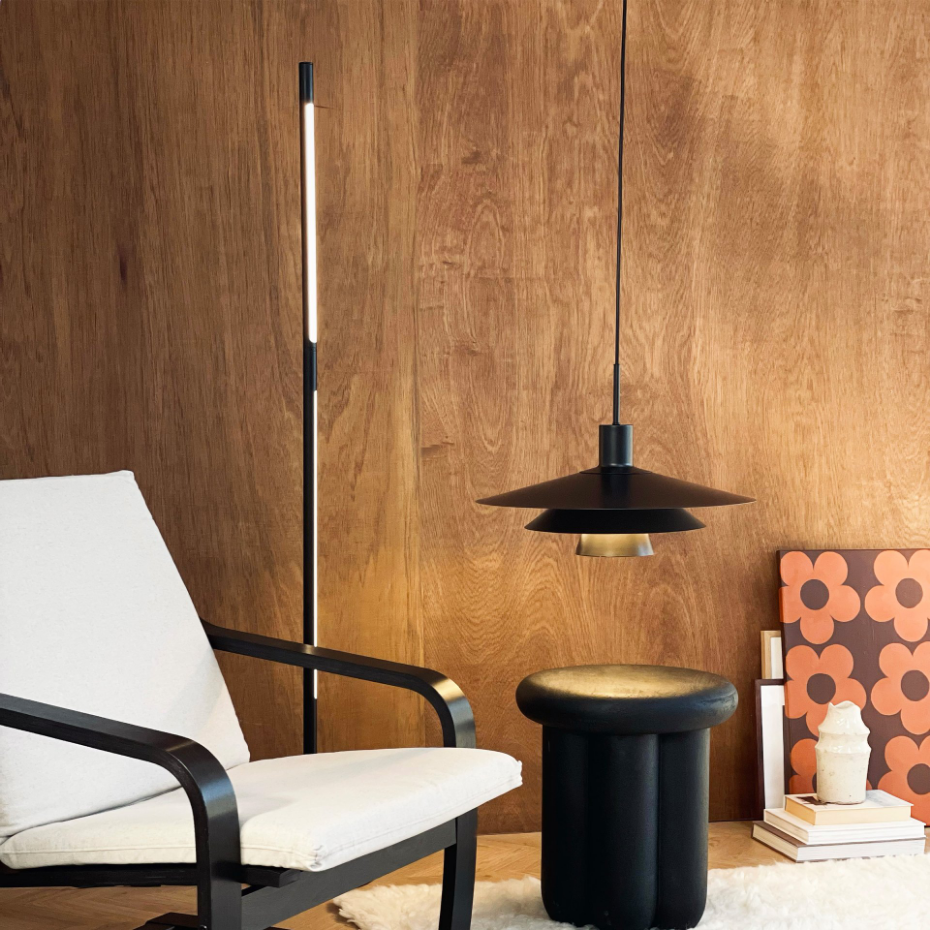 Lampadaire en métal noir Vagner
