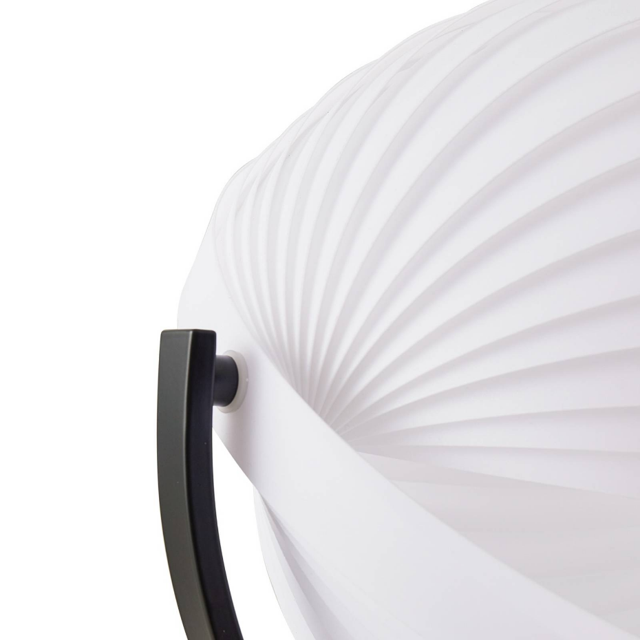 Lampadaire  scandinave, Helva