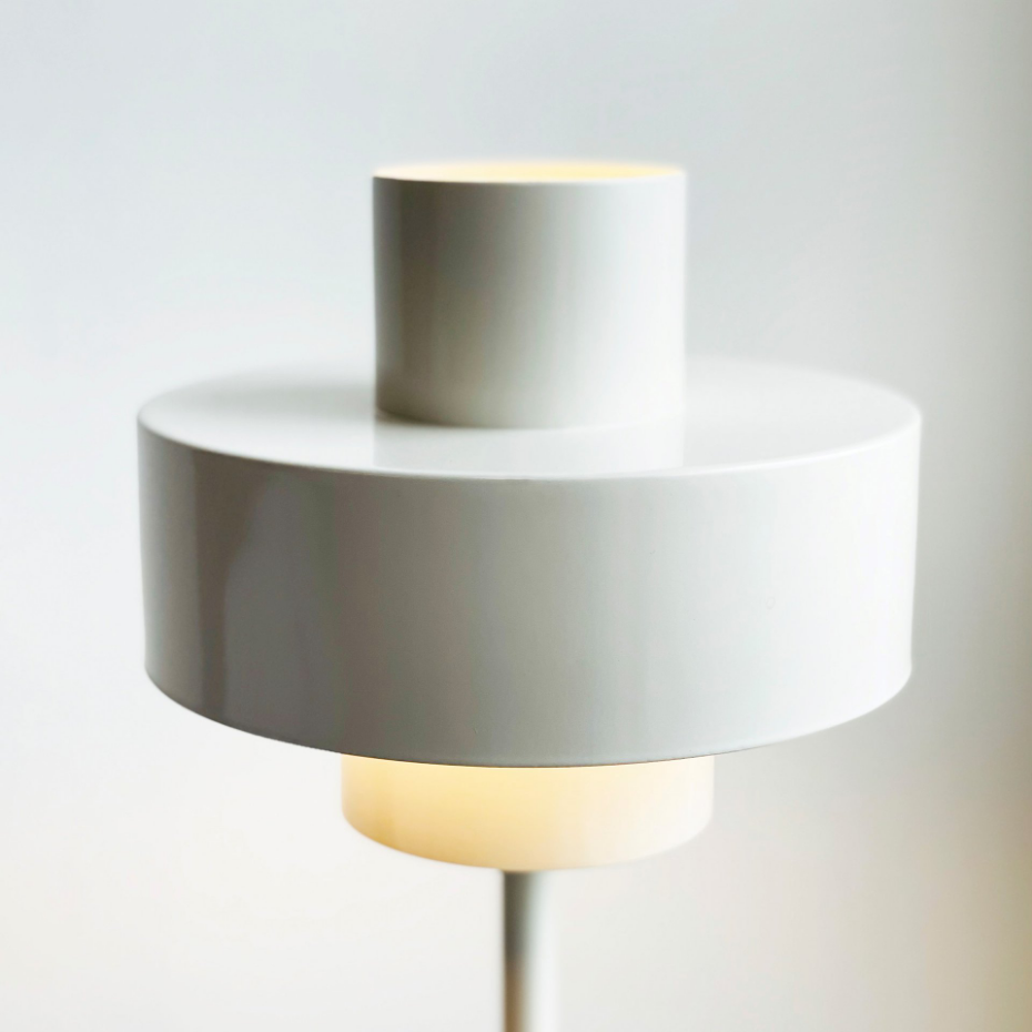 Lampe à poser en métal blanc STOKE