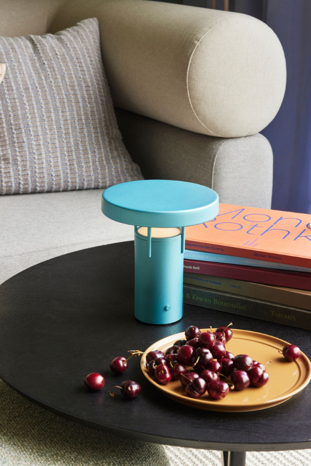 Lampe portable en acrylique et fer BRINGME