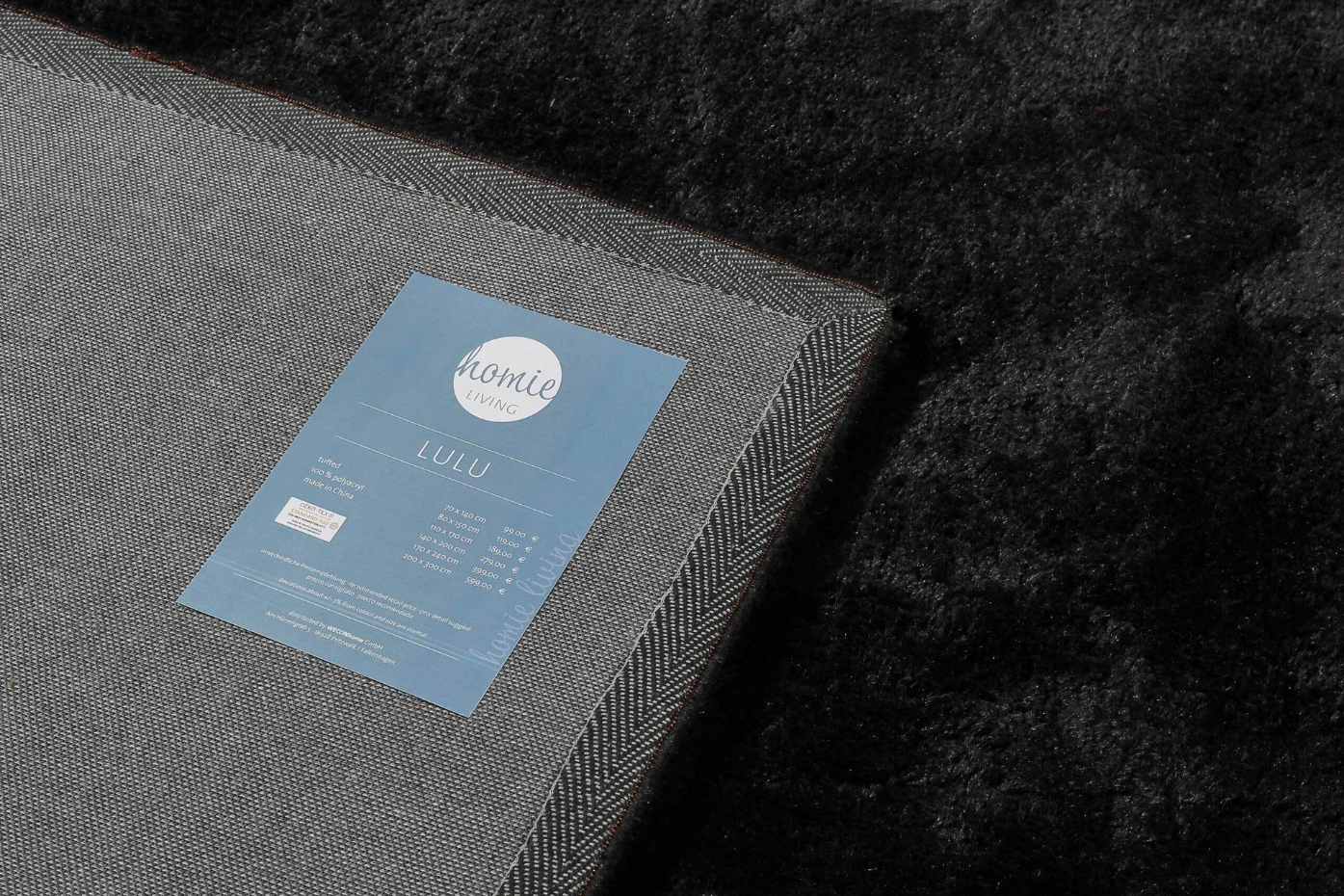 Tapis à poils longs avec de légères rayures ,  Lulu