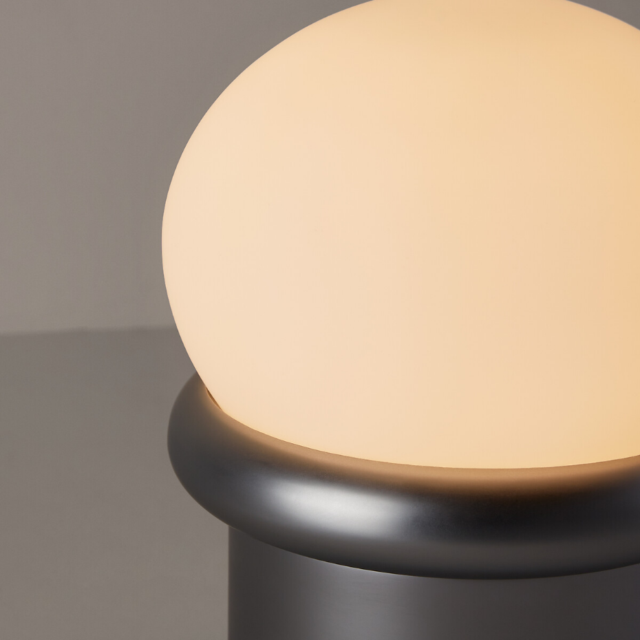 Lampe à poser en métal fer chromé et verre opalin, CALAN