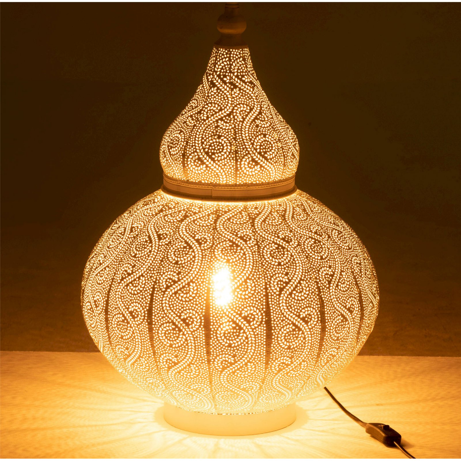 Lampe orientale en métal ajouré forme organique