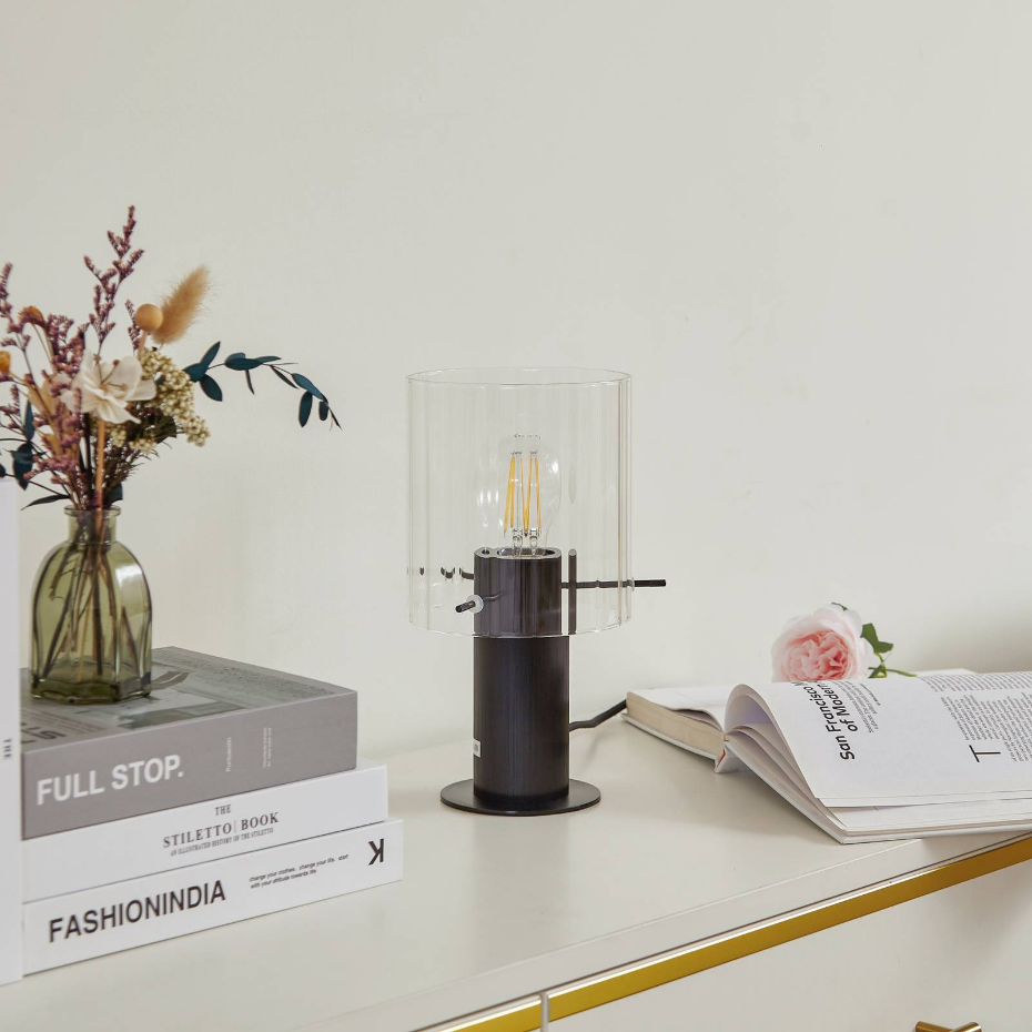 Lampe à poser en métal moderne, Eirian