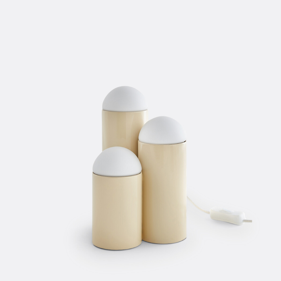 Lampe à poser métal fer et opaline, Quillo