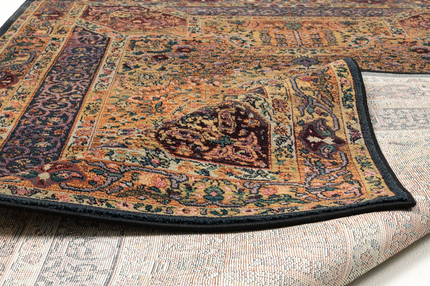 Tapis tissé au design oriental dans des couleurs chaudes - Gabiro