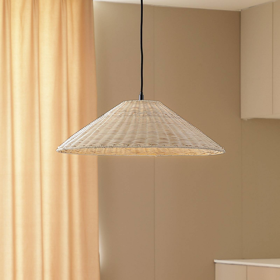 Suspension en bois traditionnelle, Zyralia