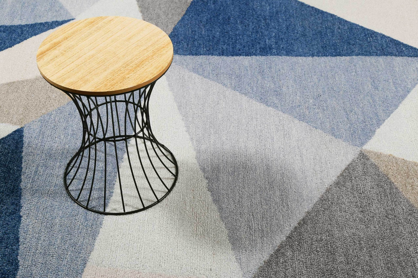 Tapis graphique à poil ras salon et chambre ,  Next Time 2.0