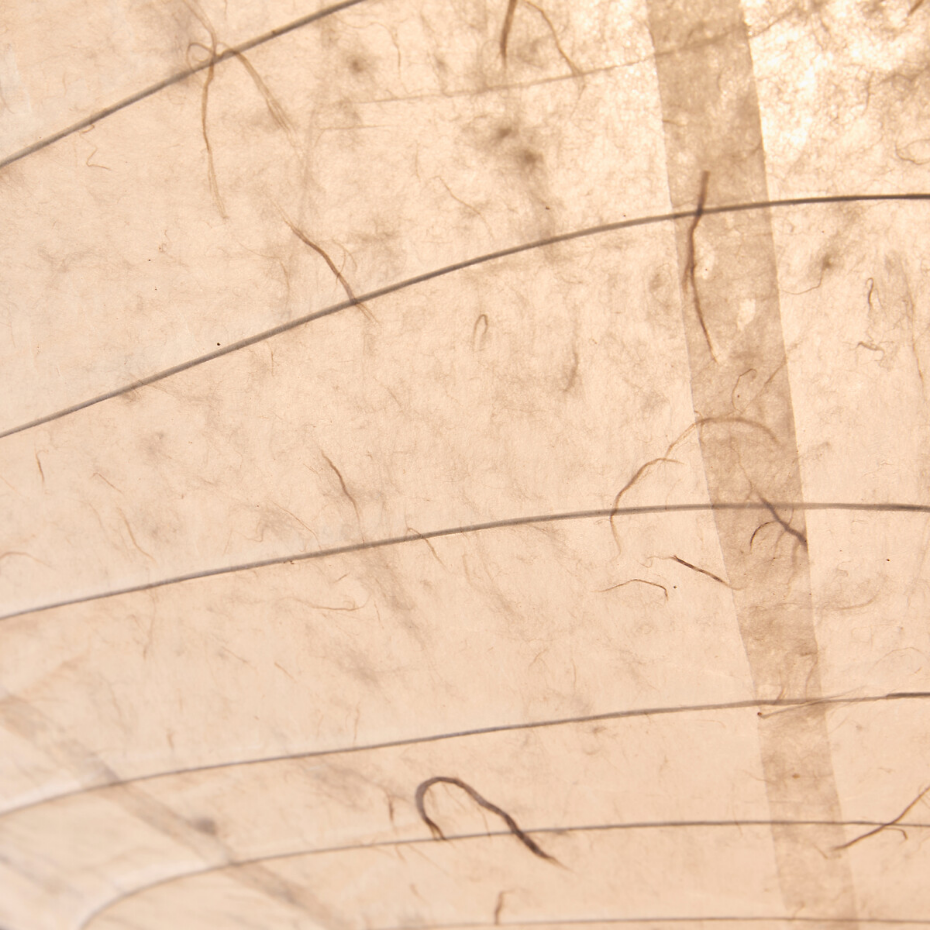 Suspension en papier texturé, diamètre 68 cm, NASSAH