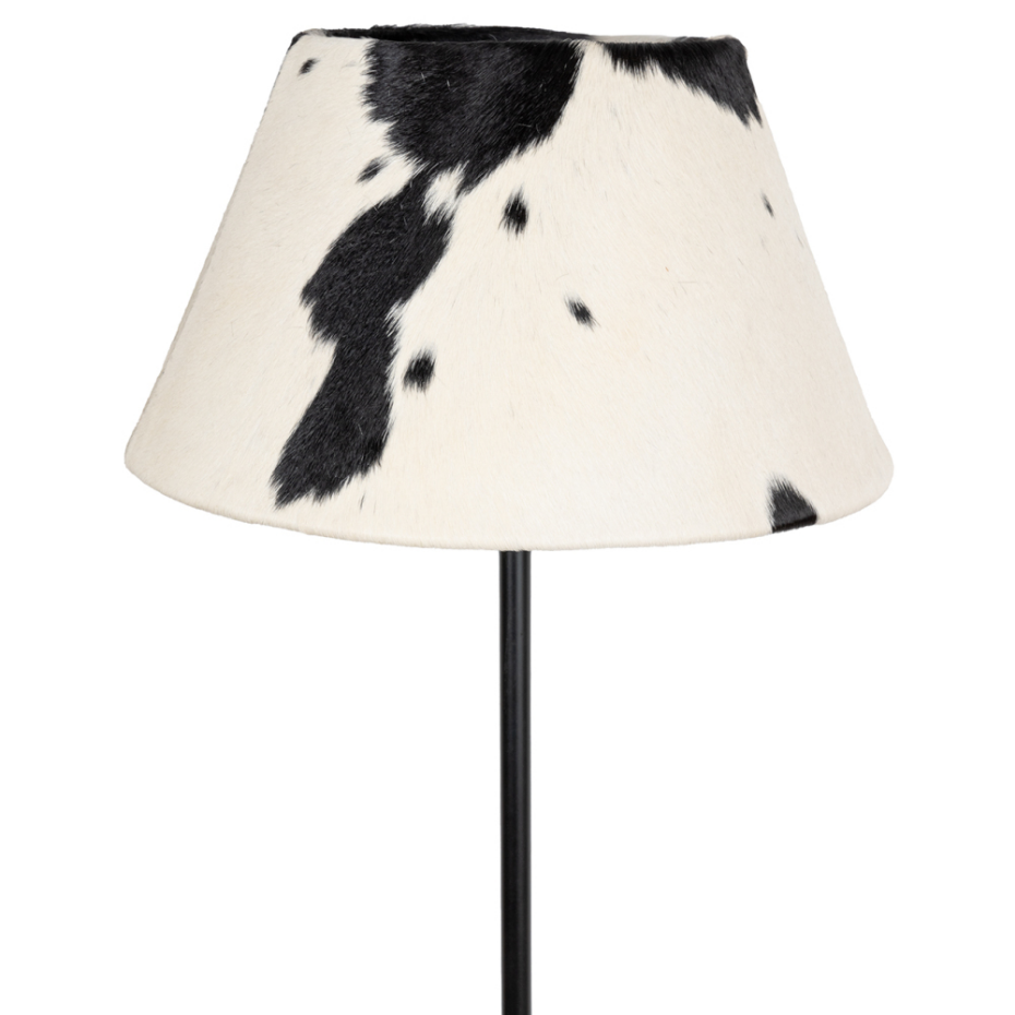 Lampadaire en métal et peau de vache