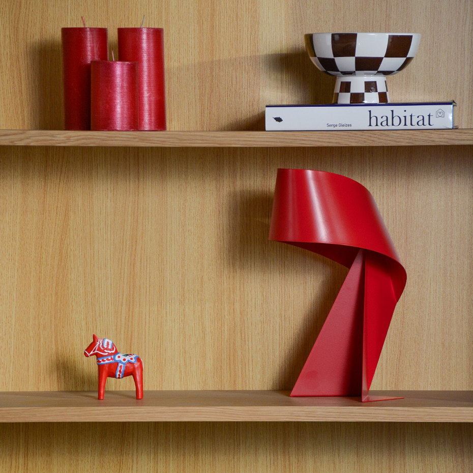 Lampe de table en métal RIBBON