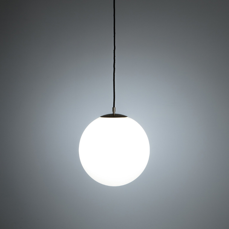 Suspension laiton et verre opaline Ø30 cm, Moricio