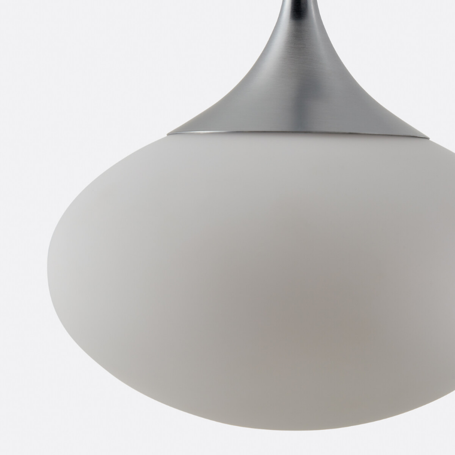 Suspension grappe métal fer et opaline, Merisa