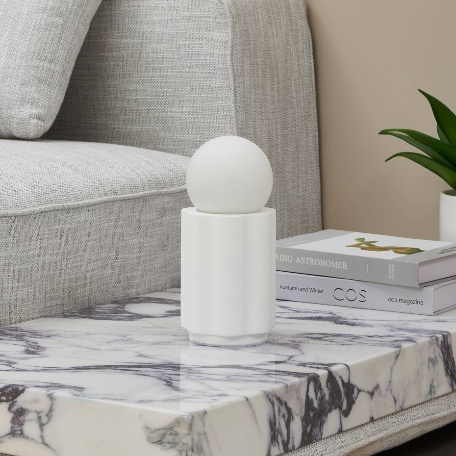 Lampe à poser en plâtre moderne, Nielson