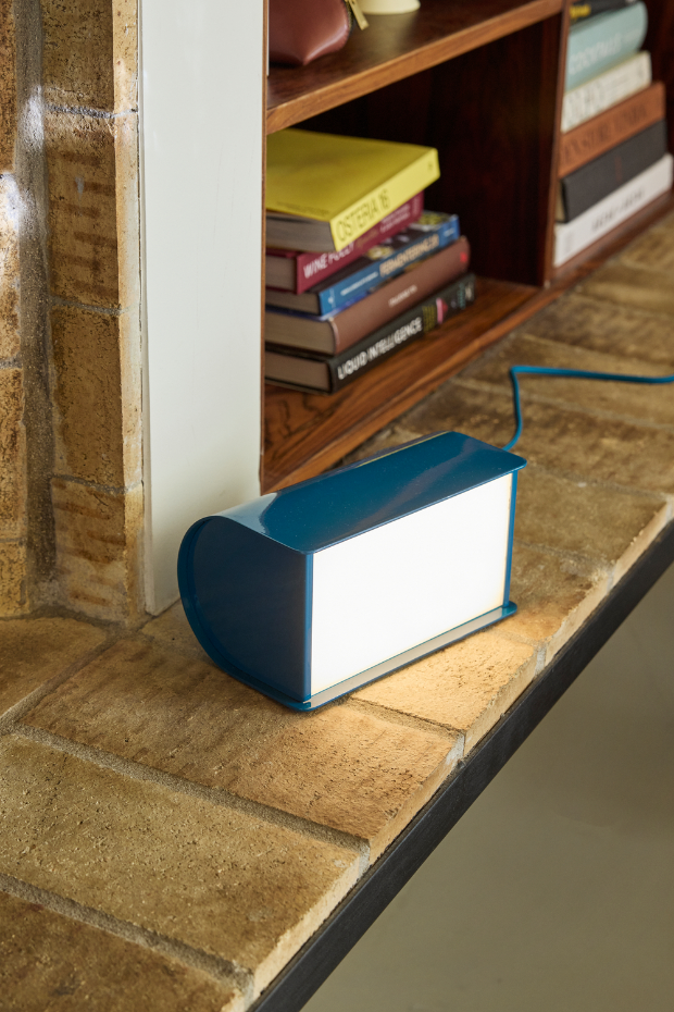 Lampe de table en fer et verre BOOK