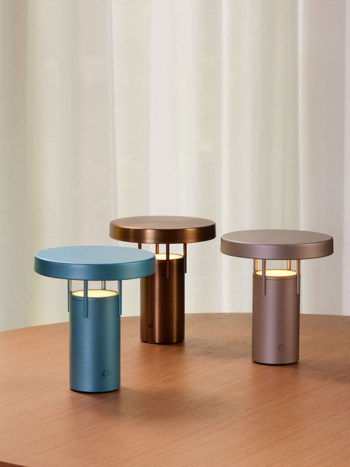 Lampe portable en acrylique et fer BRINGME