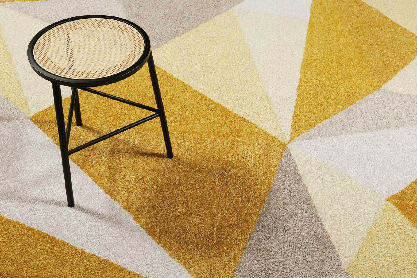 Tapis graphique à poil ras salon et chambre ,  Next Time 2.0