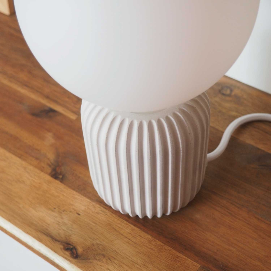 Lampe à poser béton - FROUFROU