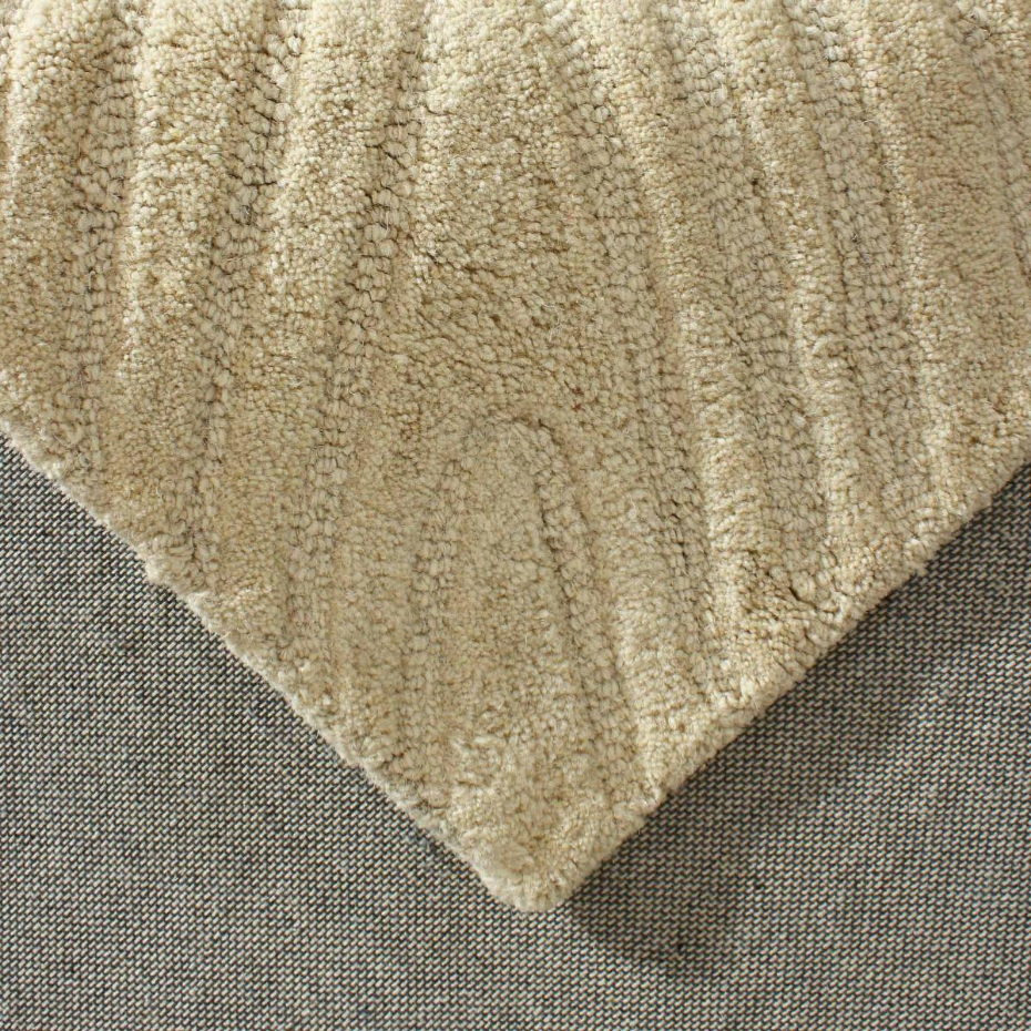 Tapis salon VYTA fait à la main en Laine, motif design ton sur ton