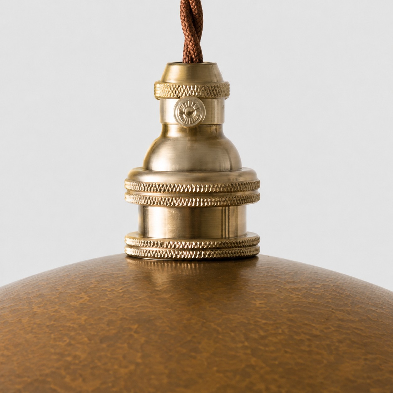 Detailansicht der Messing-Lampenfassung