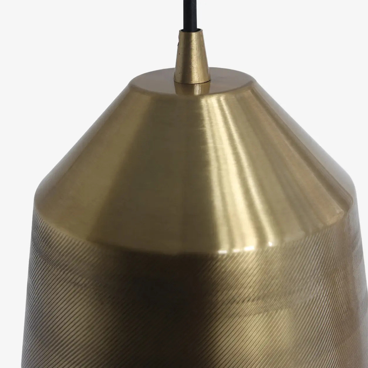 Top connection detail of the brass pendant lamp