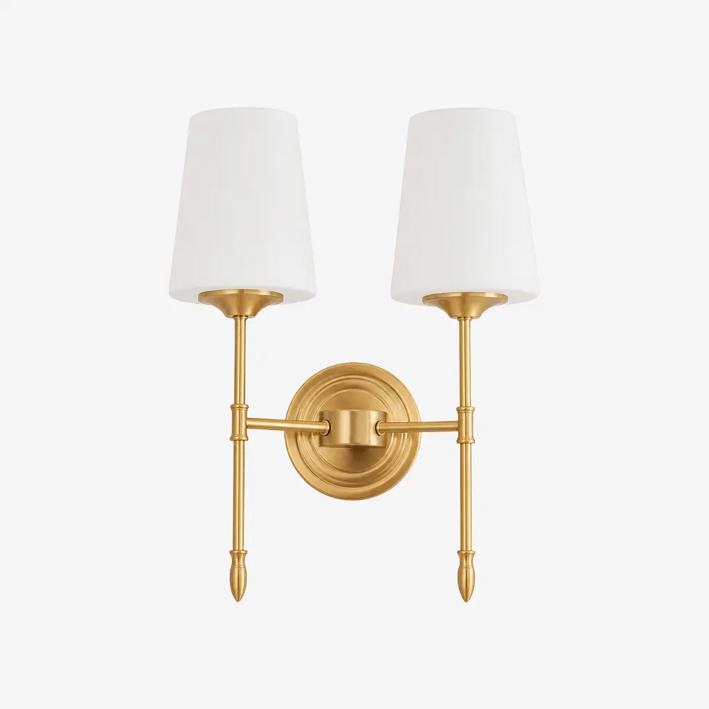 Aplique de pared de dos cabezales estilo C con pantallas de cristal opalino.