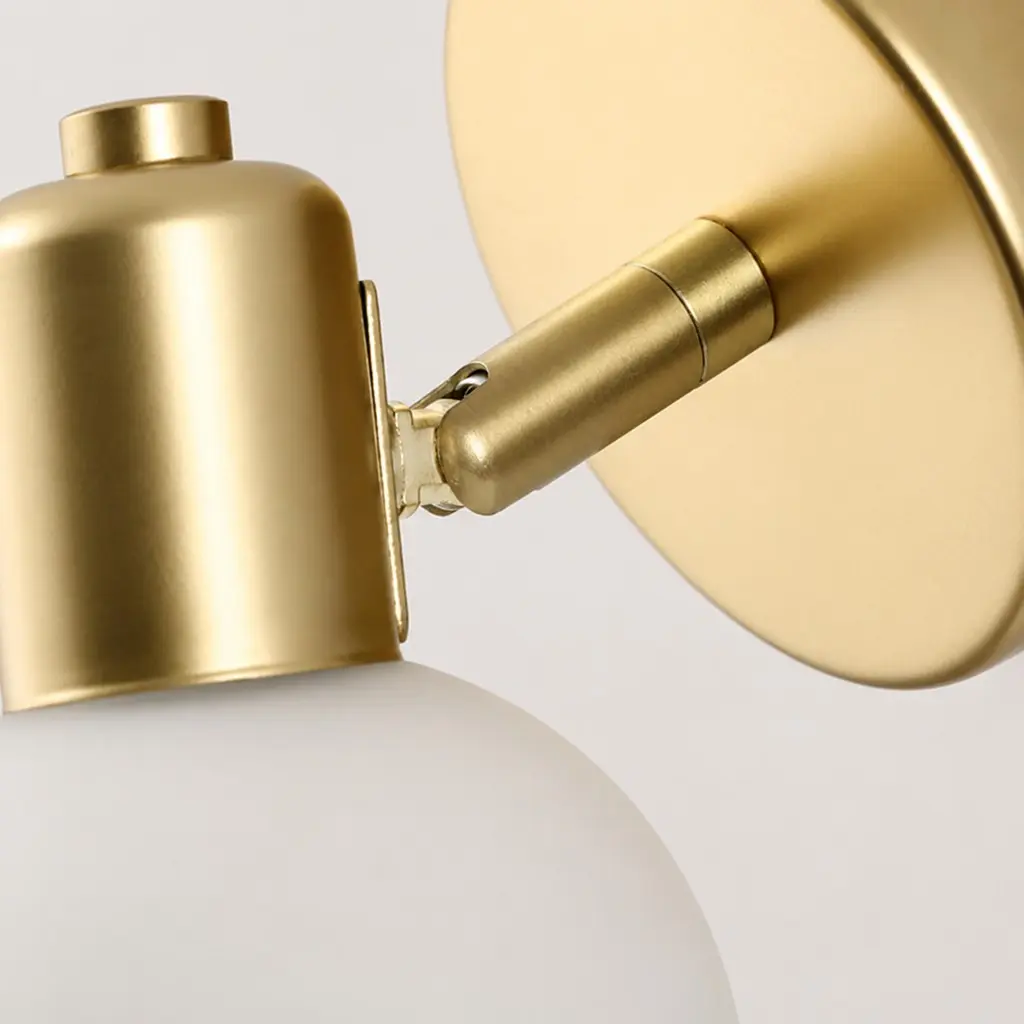 Gros plan sur l'articulation du support de lampe réglable