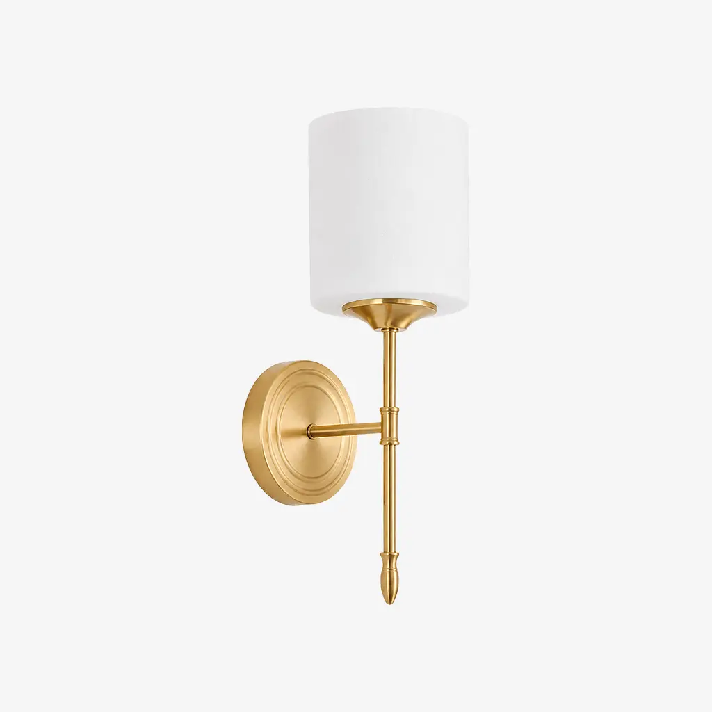 Aplique de pared de un cabezal estilo D con pantalla de cristal opalino.