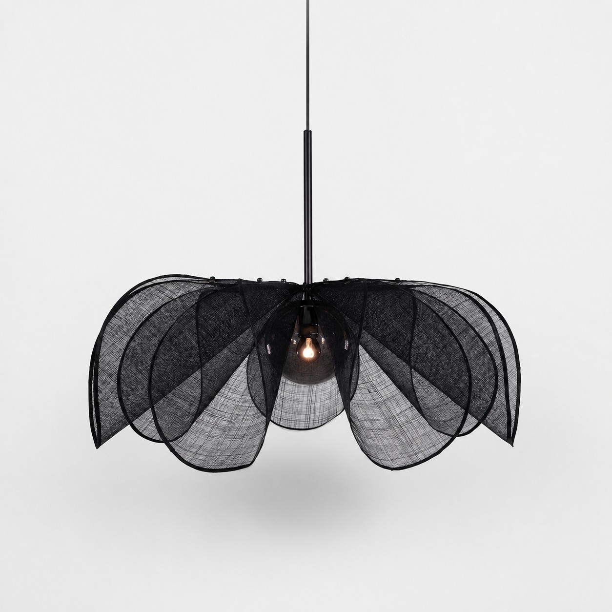 Lámpara colgante de pétalos negros de 80 cm / 31,5 pulgadas
