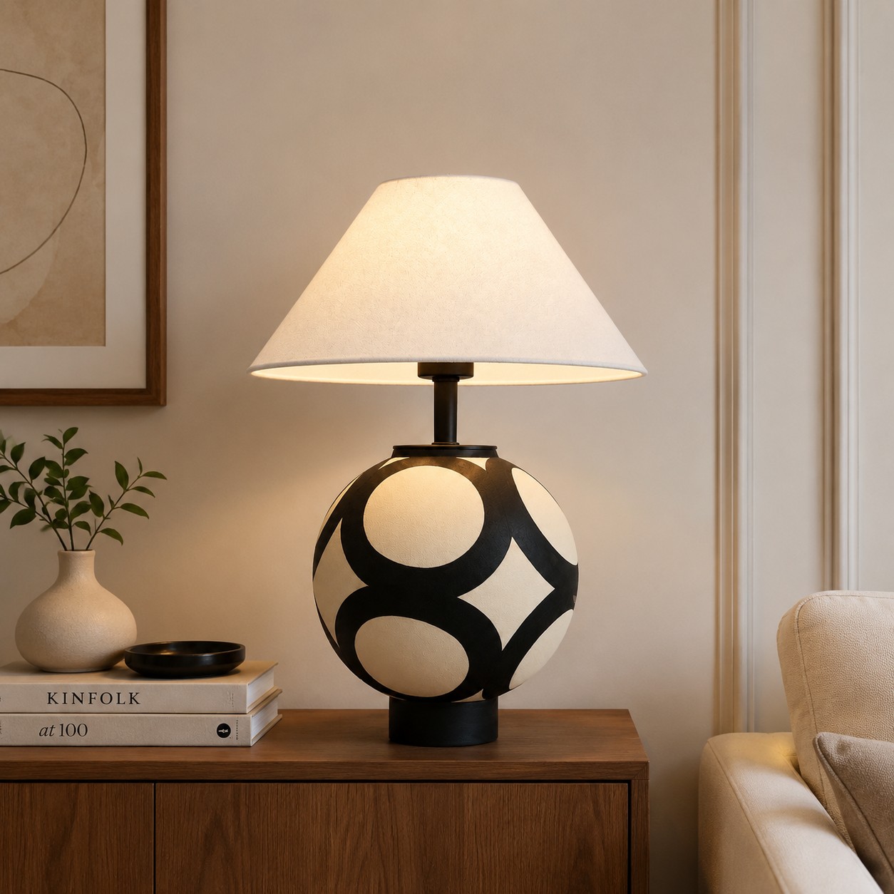 Keramická kulatá stolní lampa na konzolovém stolku