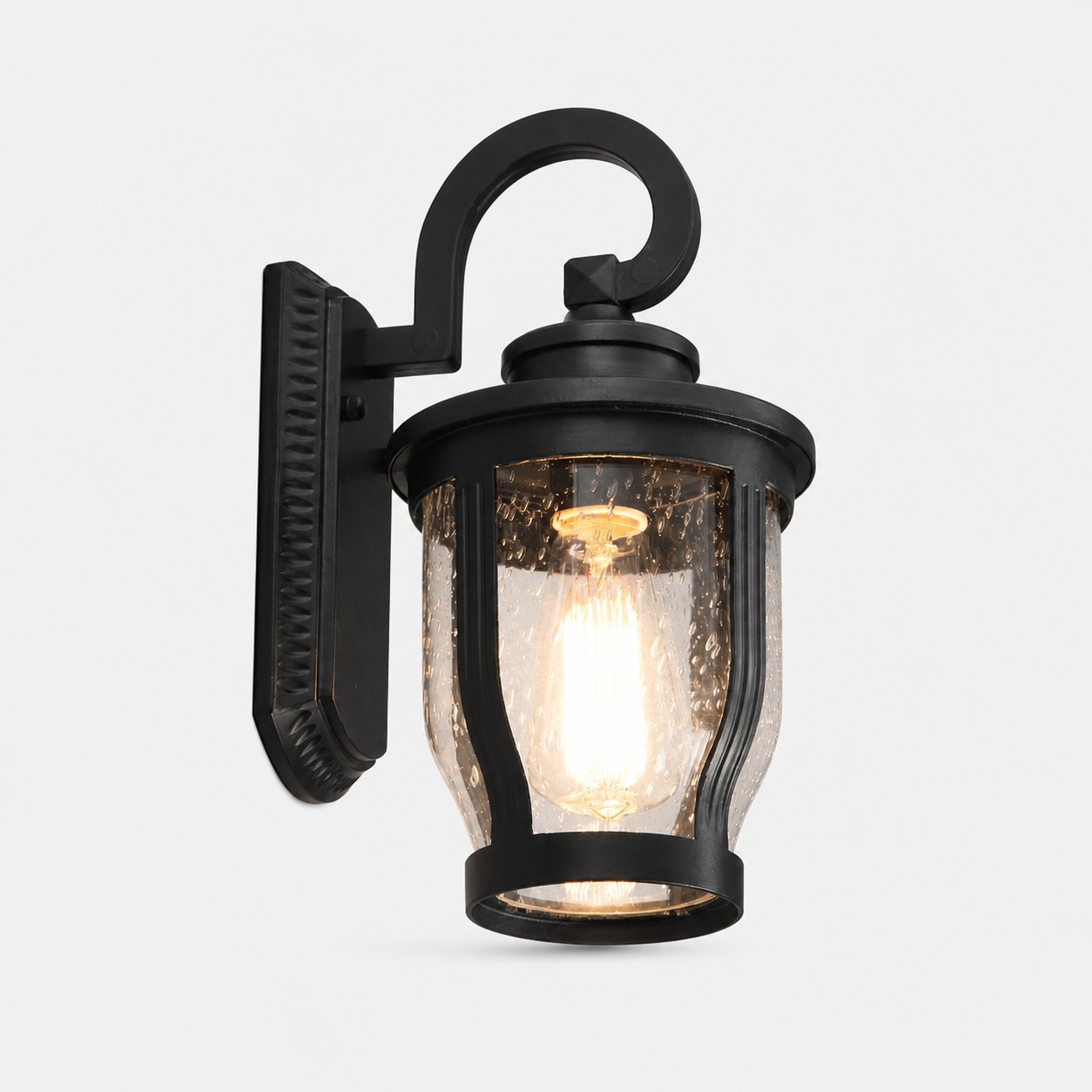 svart regnglass utendørs vegglampe på grå bakgrunn